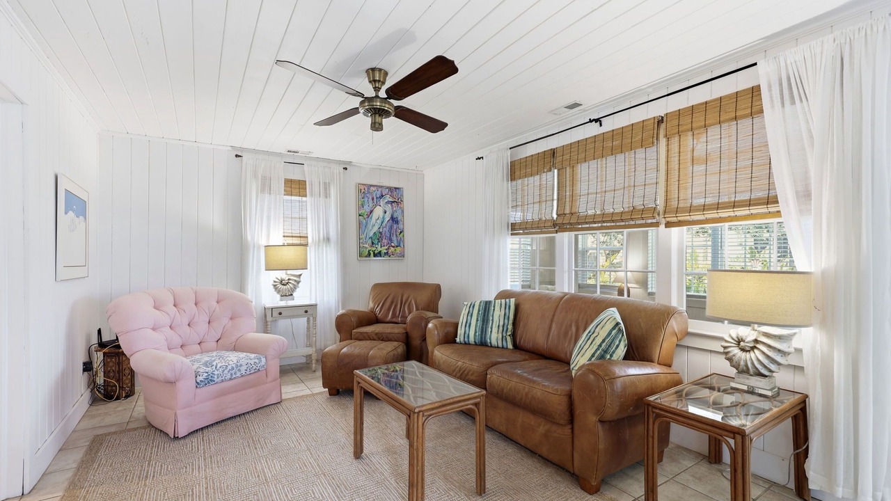Photo of Livingroom in Atlantic Beach