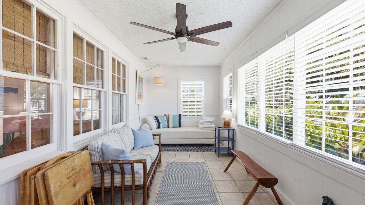 Photo of Livingroom in Atlantic Beach