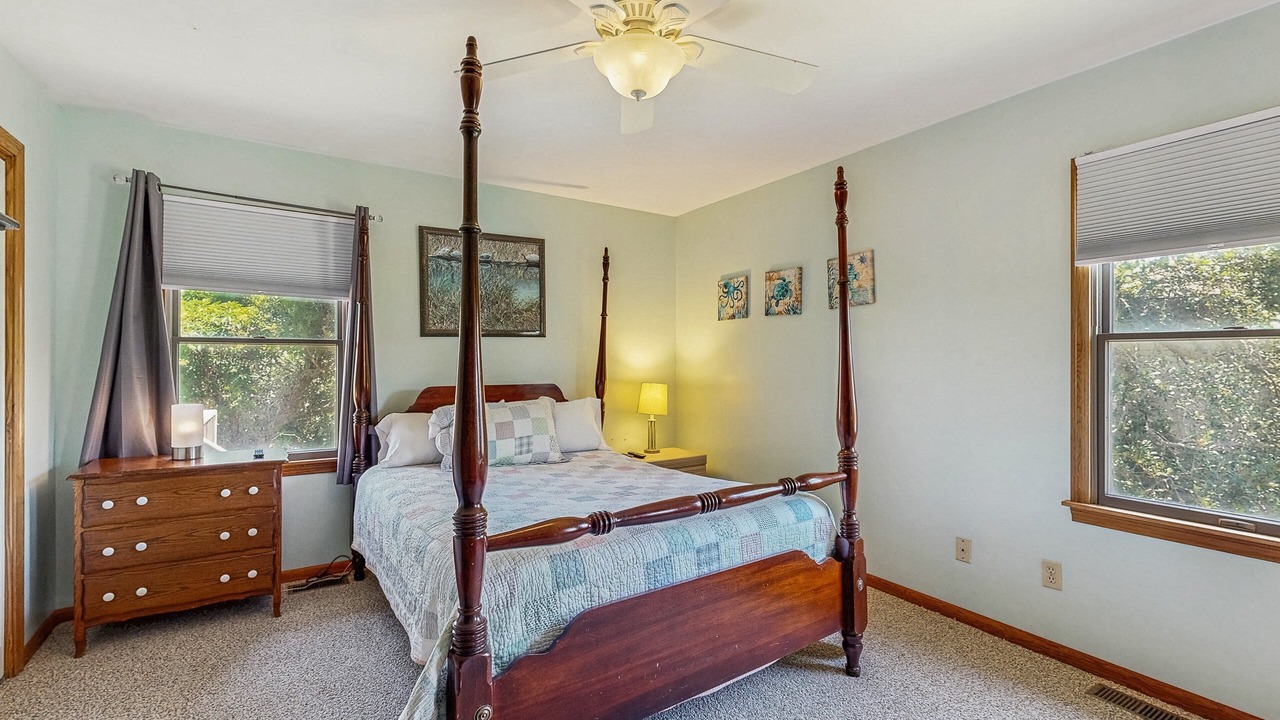 Photo of Bedroom in Brigands' Bay