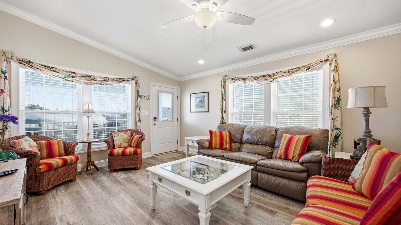 Photo of Livingroom in Atlantic Beach