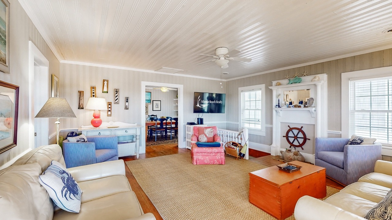 Photo of Livingroom in Atlantic Beach