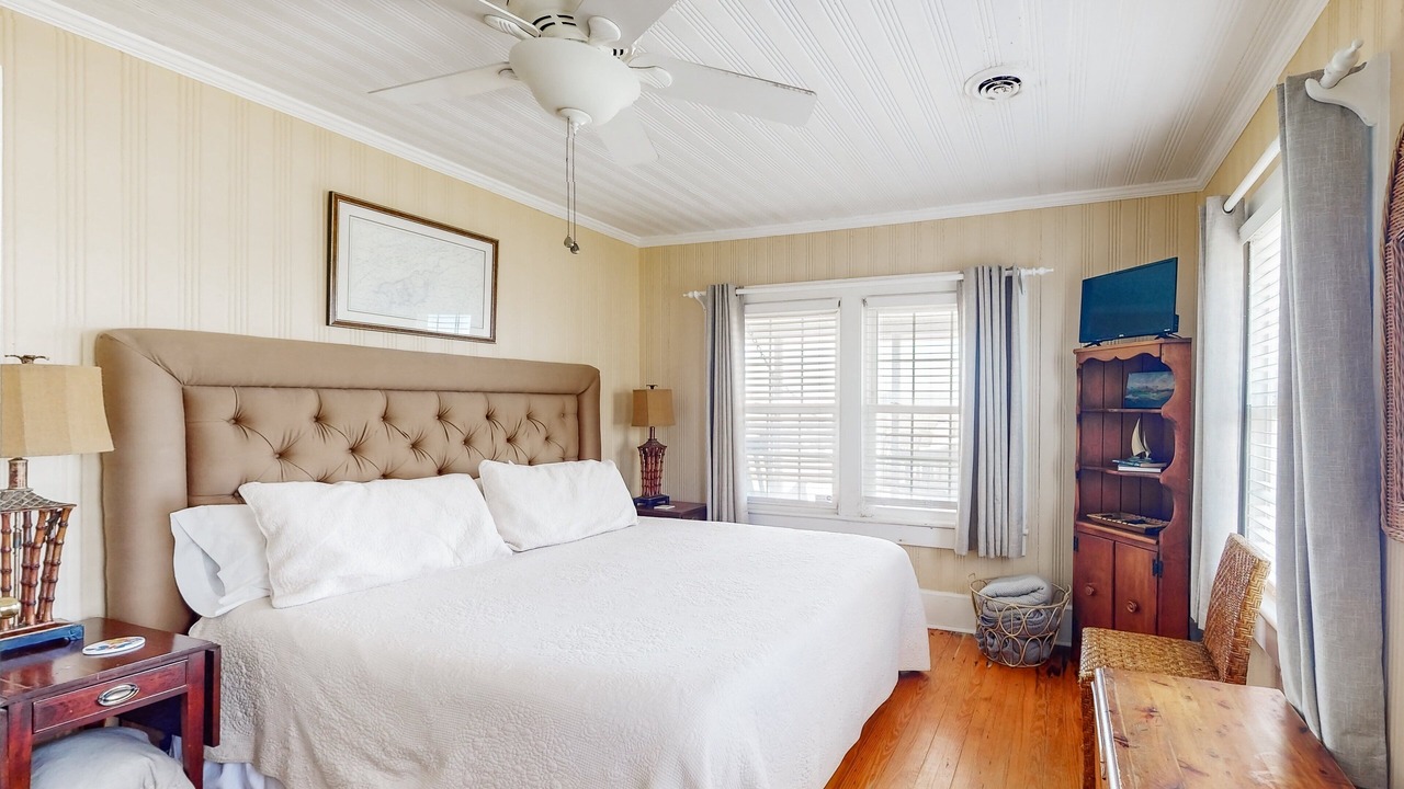Photo of Bedroom in Atlantic Beach