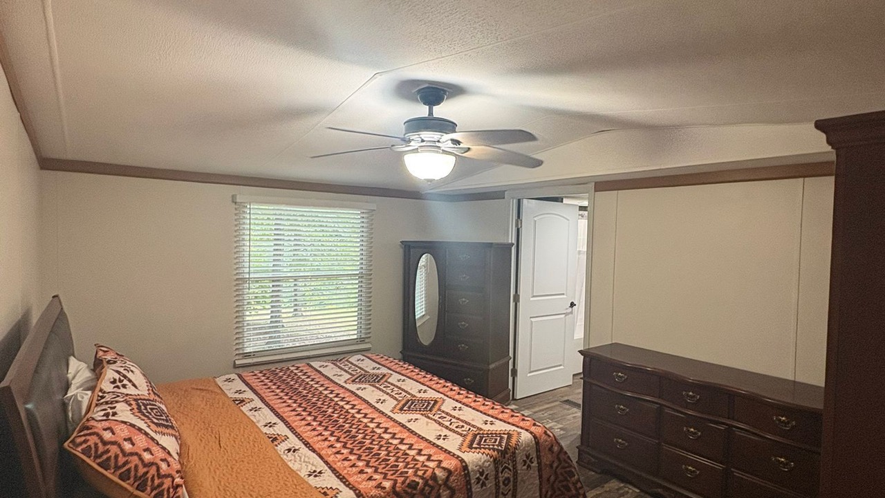 Photo of Bedroom in Ashley Oaks