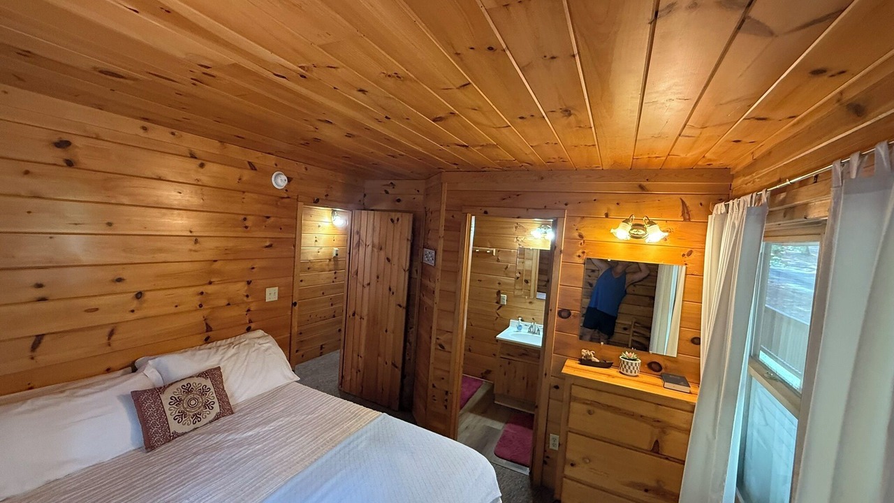 Photo of Bedroom in Shell Knob