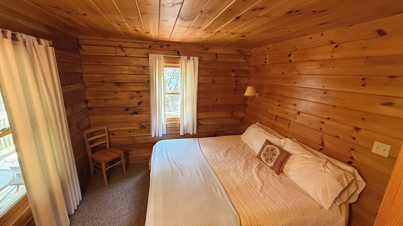 Photo of Bedroom in Shell Knob