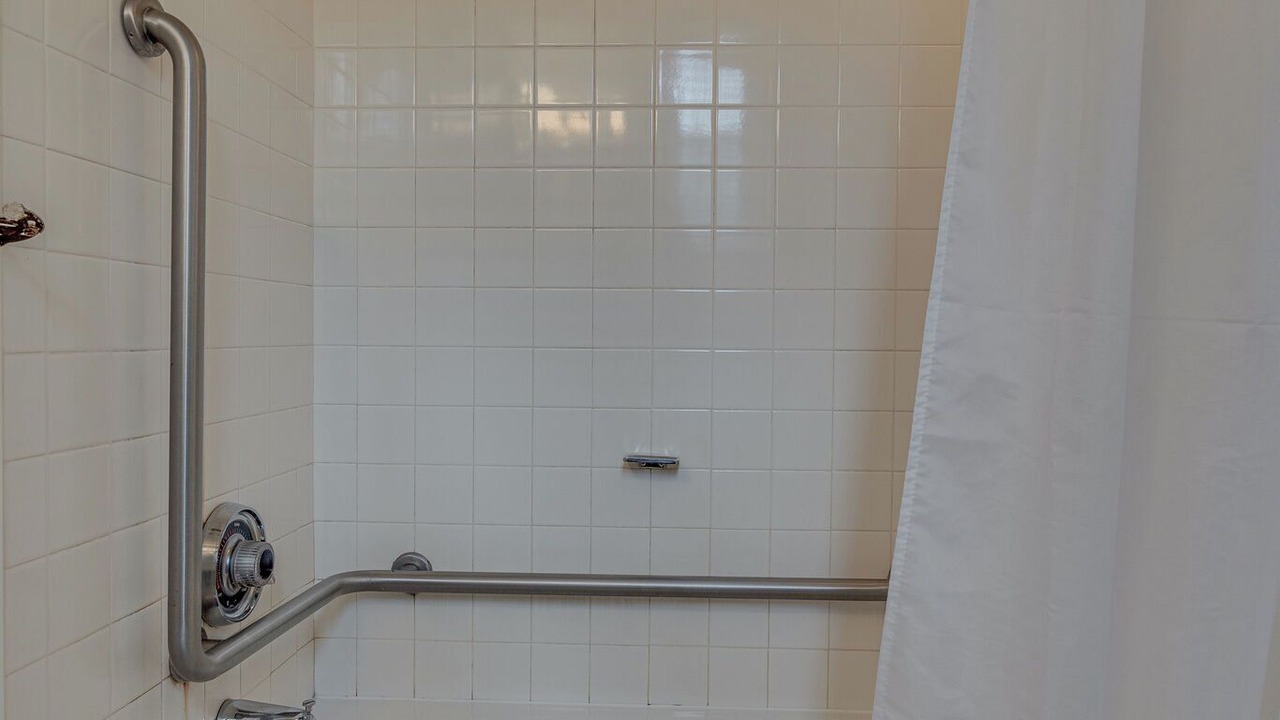 Photo of Bathroom in Music Row
