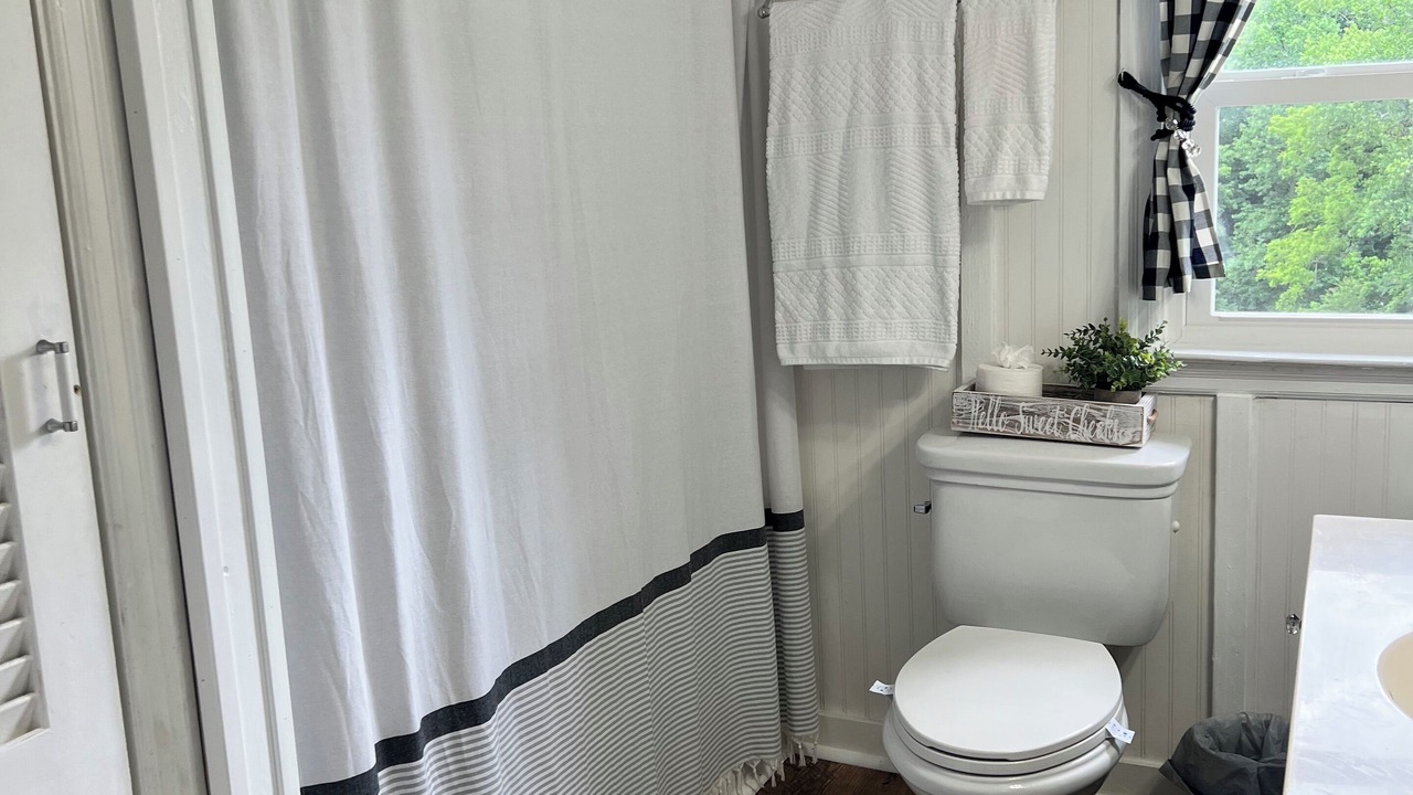 Photo of Bathroom in Ashland City