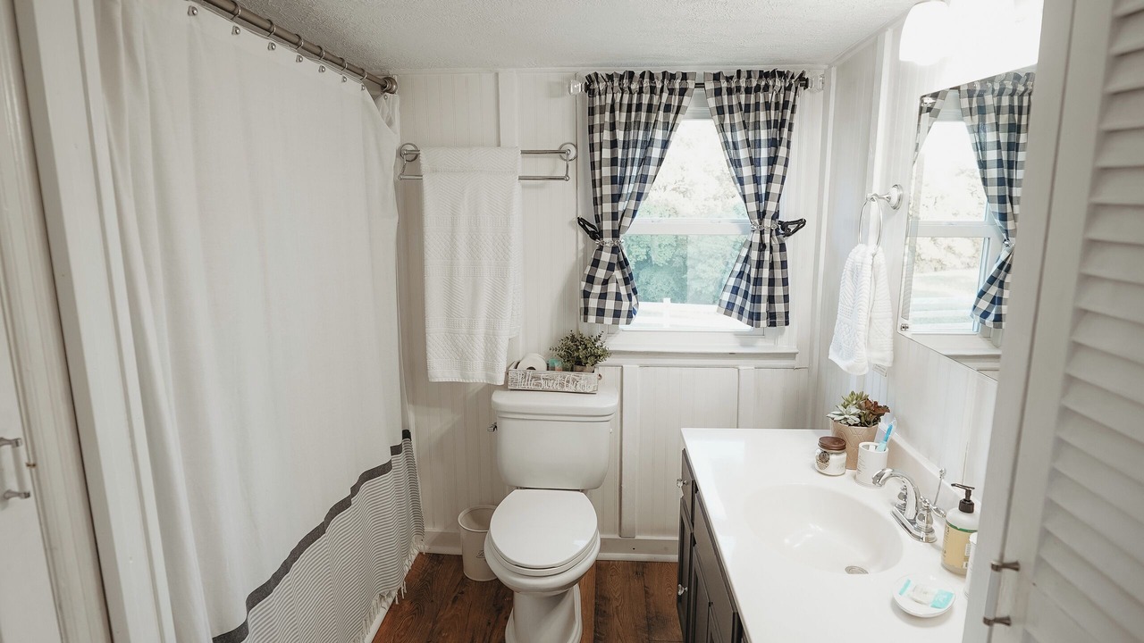 Photo of Bathroom in Ashland City