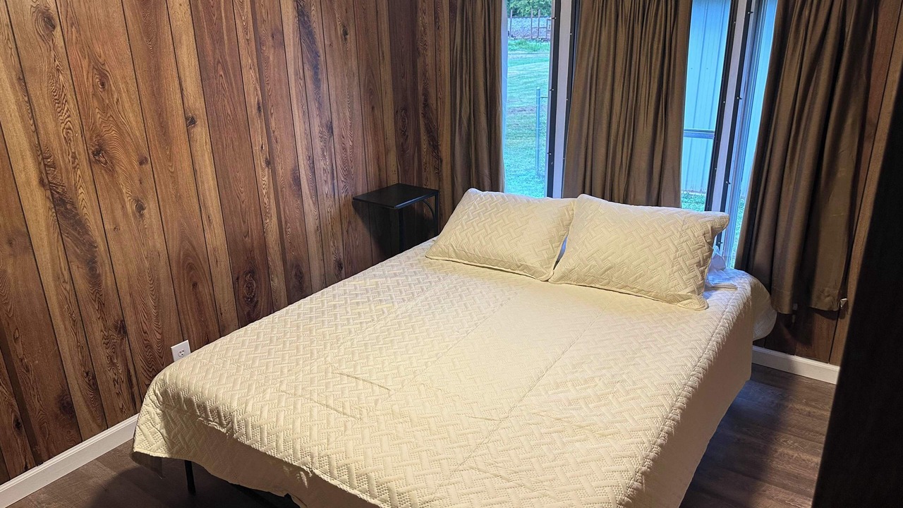 Photo of Bedroom in Cornettsville