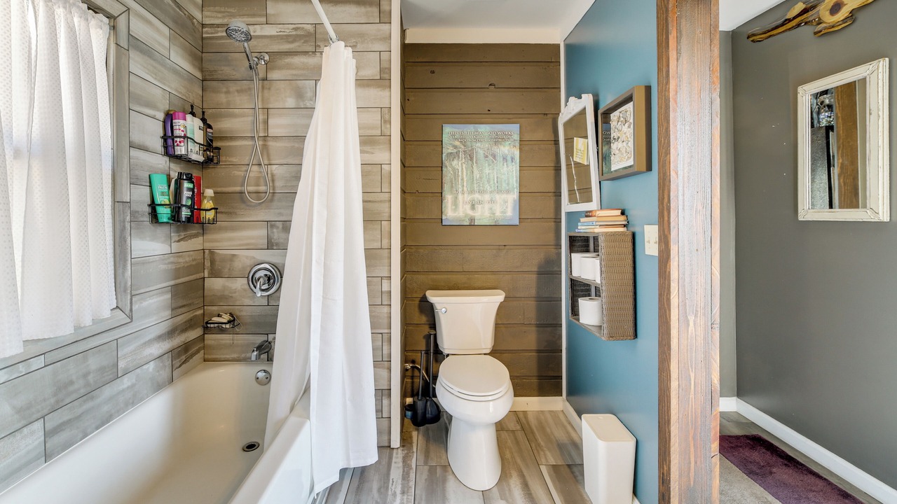 Photo of Bathroom in Shell Knob