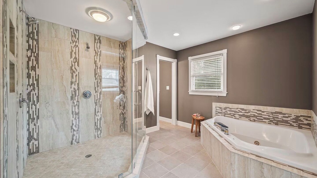 Photo of Bathroom in Buechel