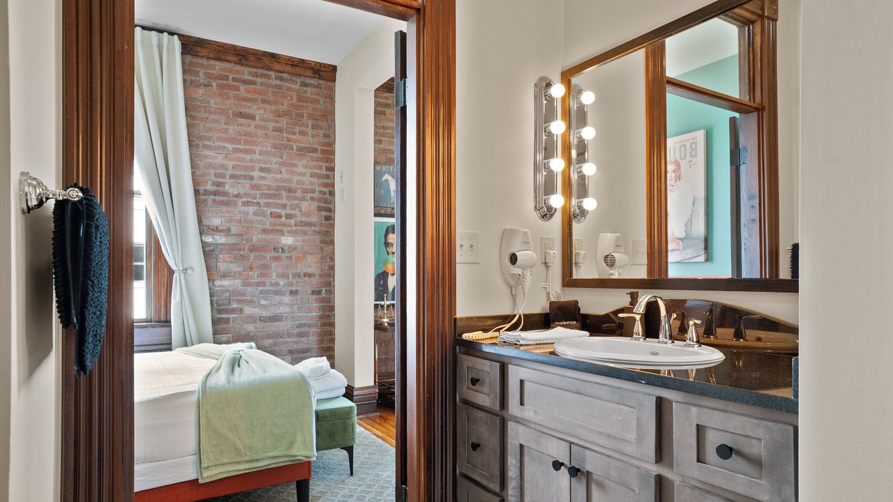 Photo of Bathroom in Lawrenceburg