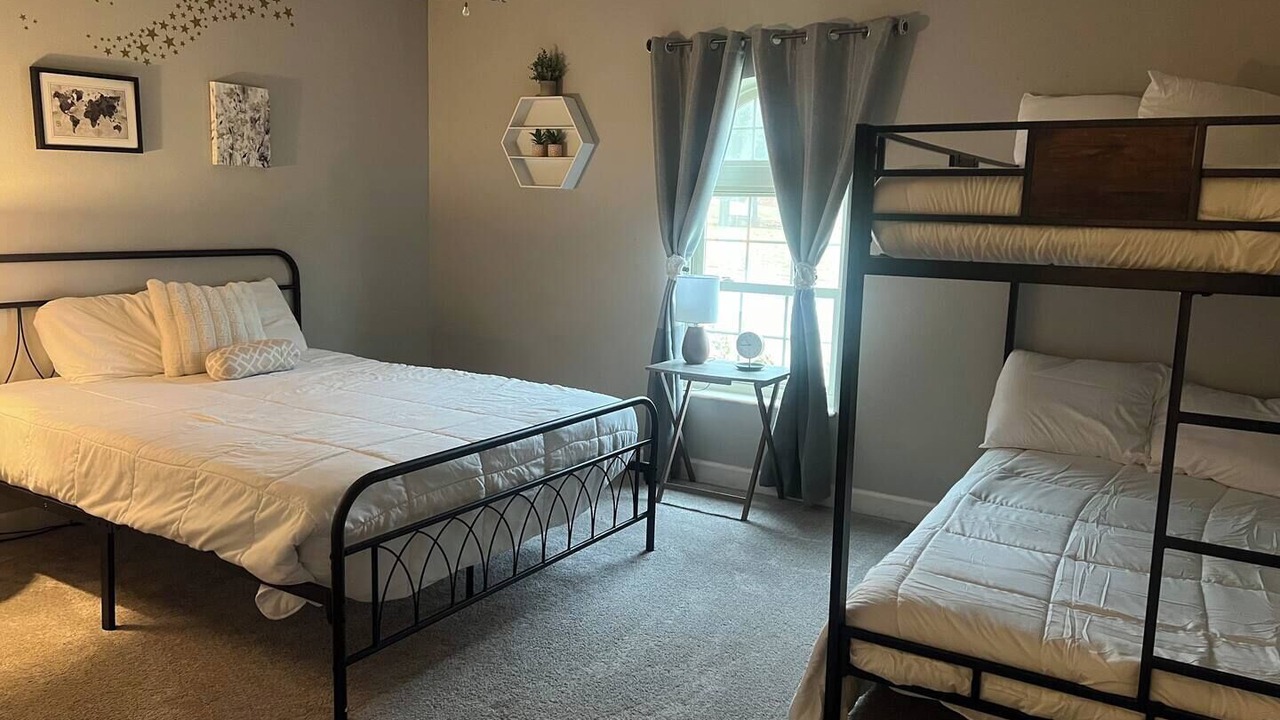 Photo of Bedroom in Clinton