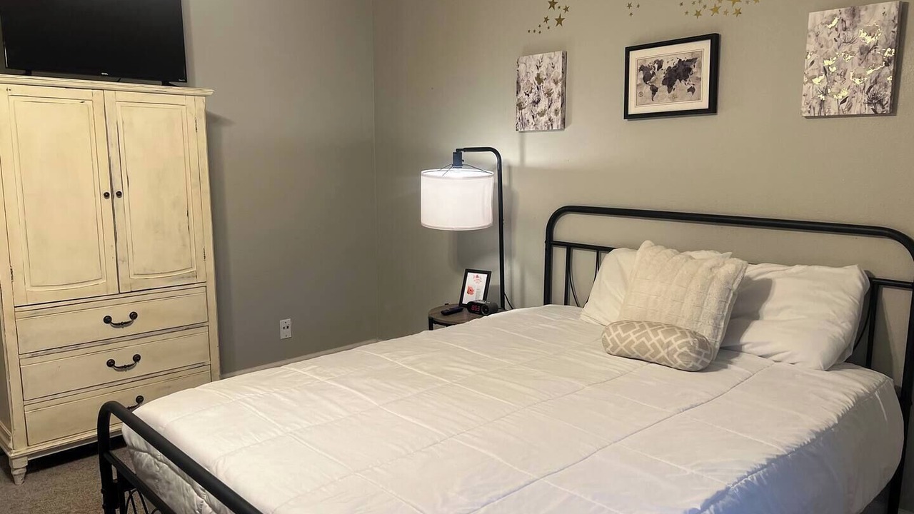 Photo of Bedroom in Clinton
