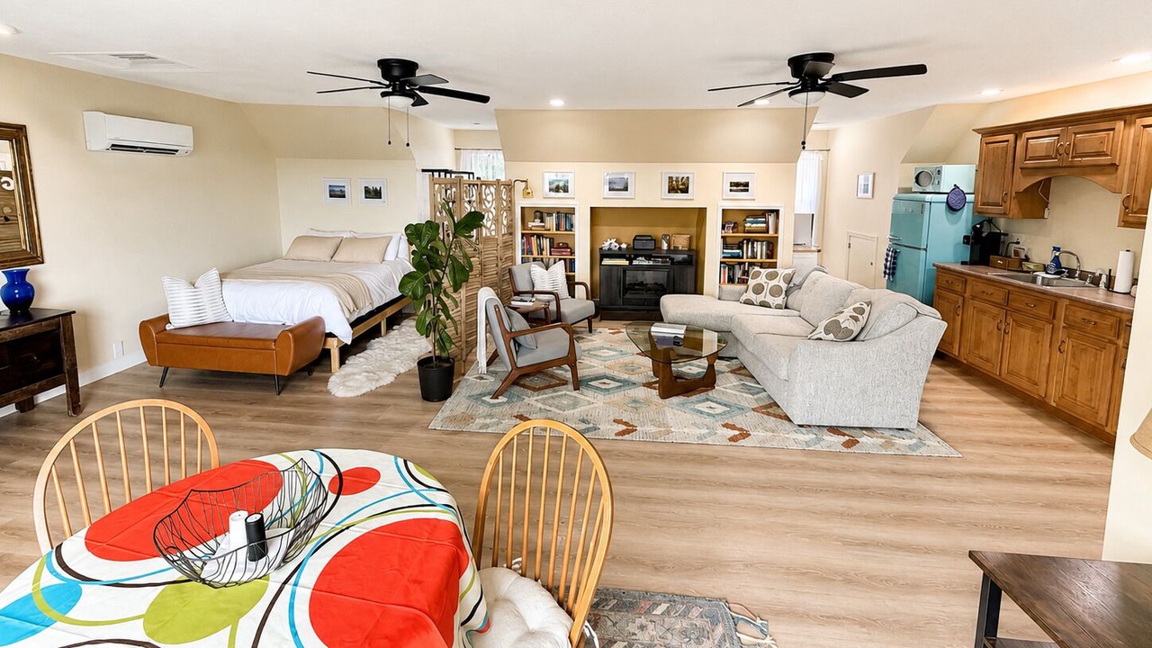 Photo of Livingroom in Drake