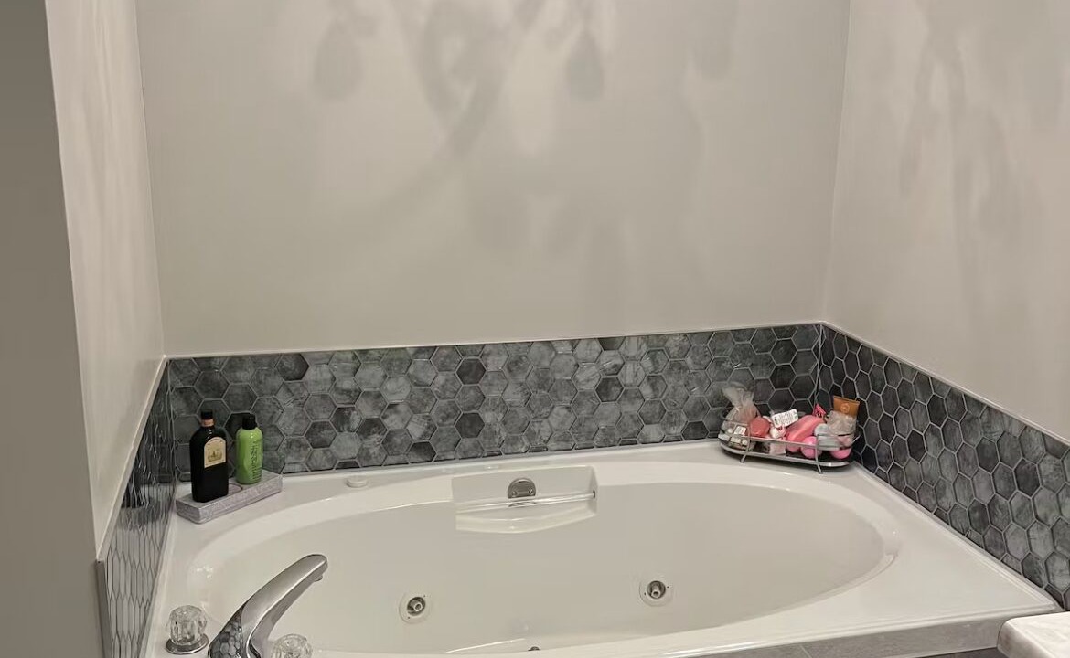 Photo of Bathroom in Salemtown