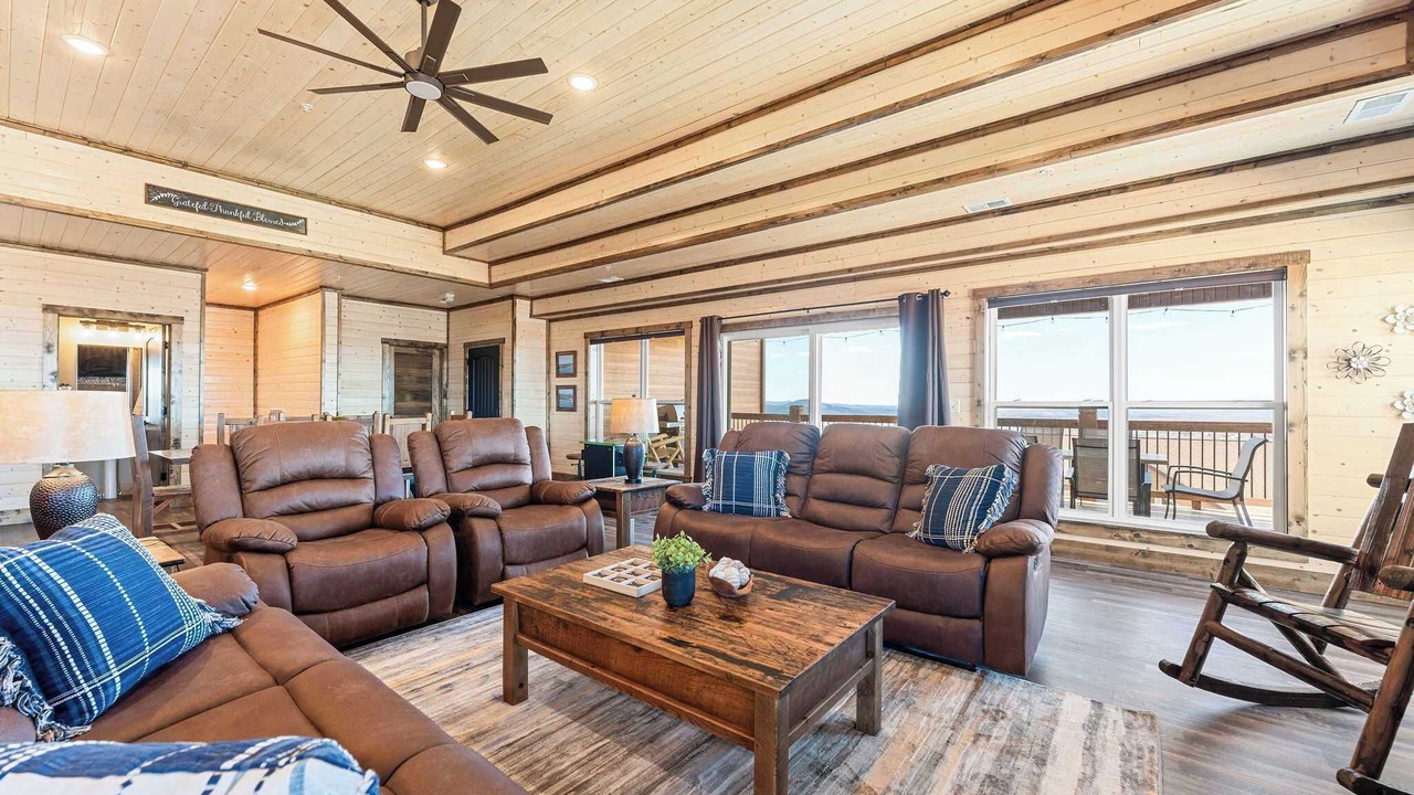 Photo of Livingroom in Kimberling City