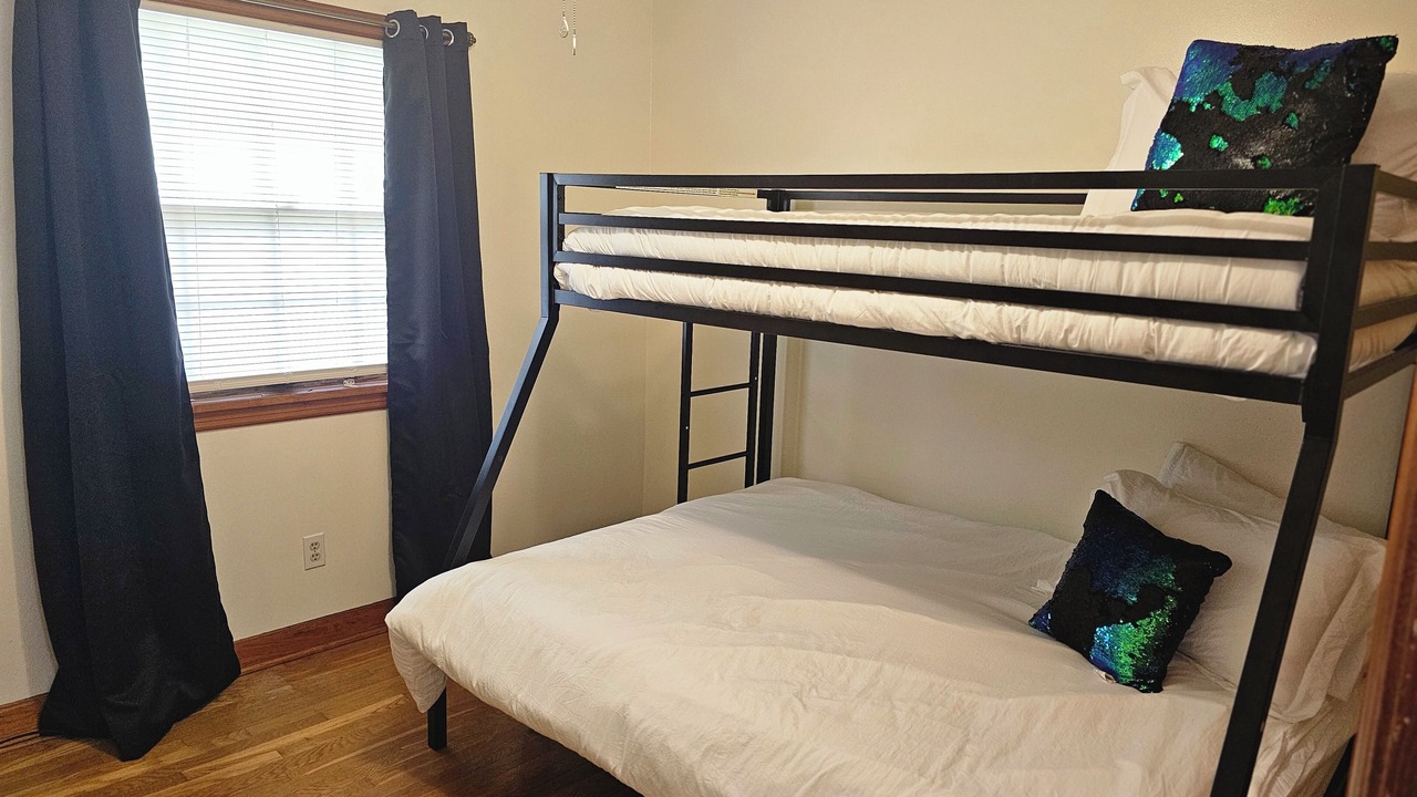 Photo of Bedroom in Bashford Manor
