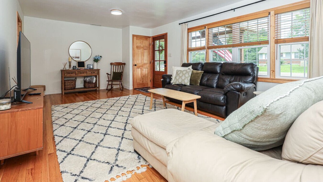 Photo of Livingroom in Knoxville
