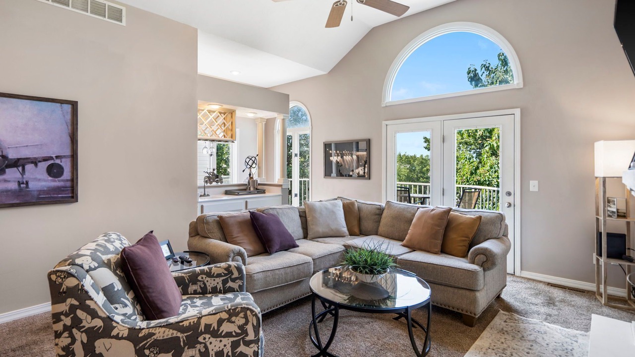 Photo of Livingroom in Table Rock