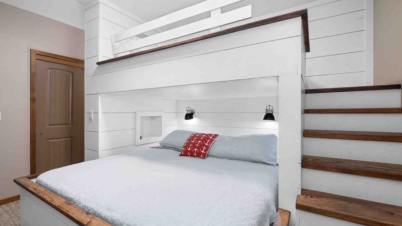 Photo of Bedroom in Hollister