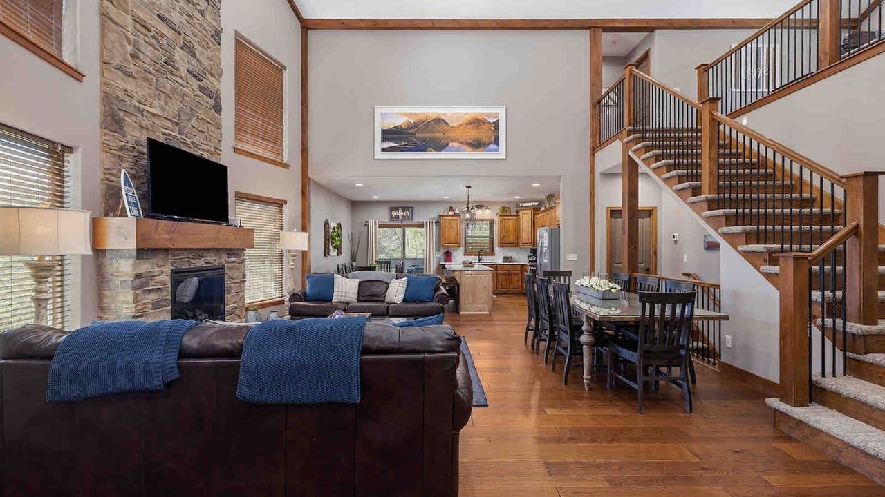 Photo of Livingroom in Hollister