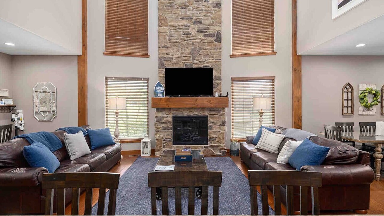 Photo of Livingroom in Hollister
