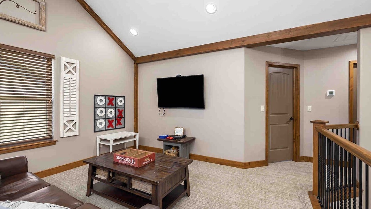 Photo of Livingroom in Hollister