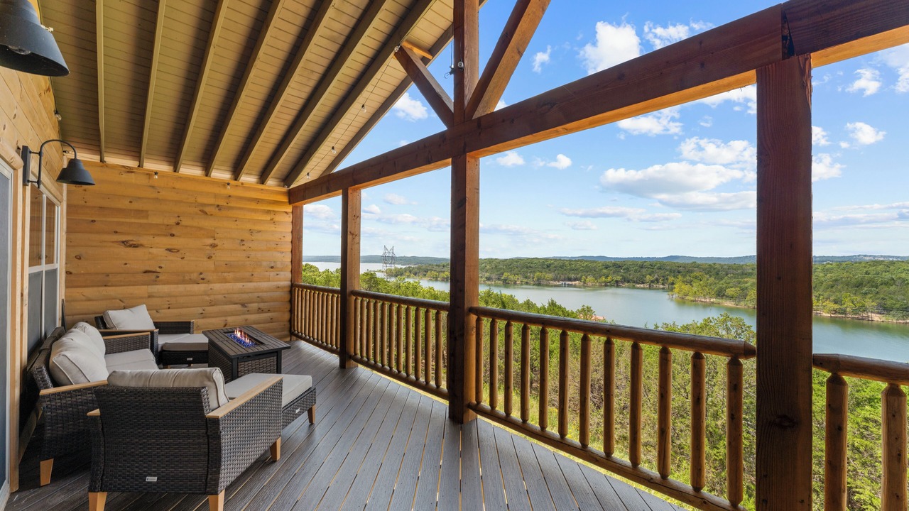 Photo of Patio Balcony in Table Rock