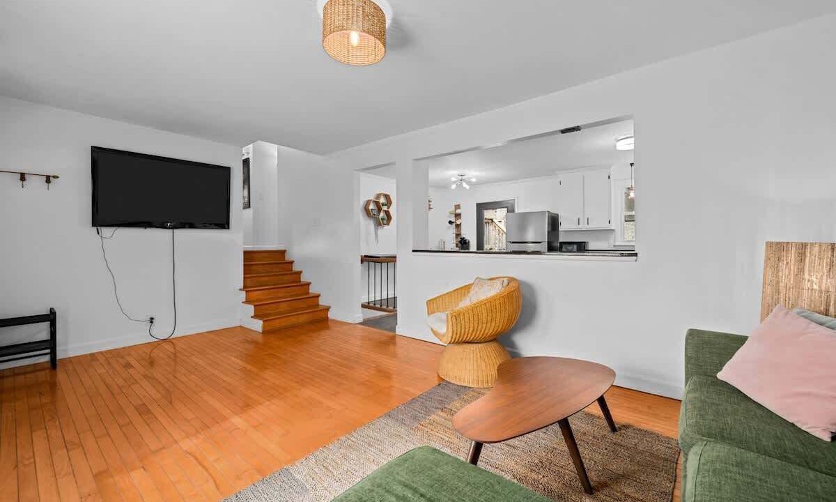Photo of Livingroom in McMurray