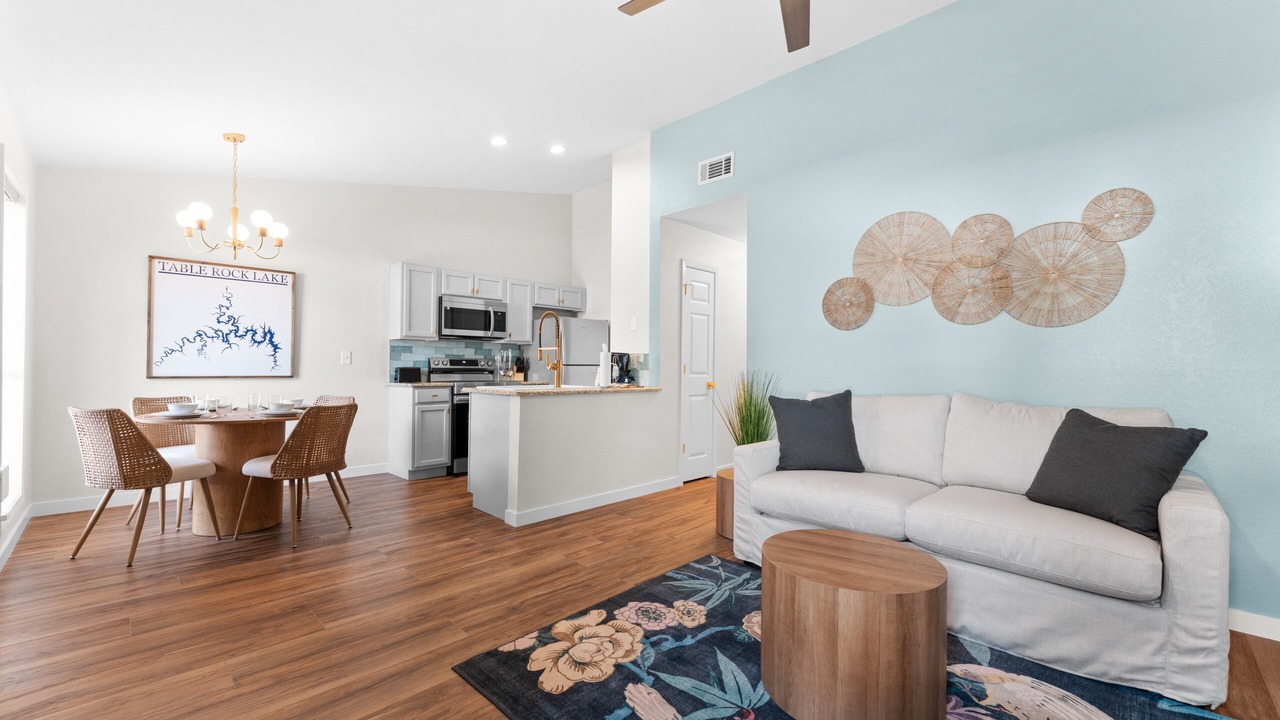 Photo of Livingroom in Kimberling City