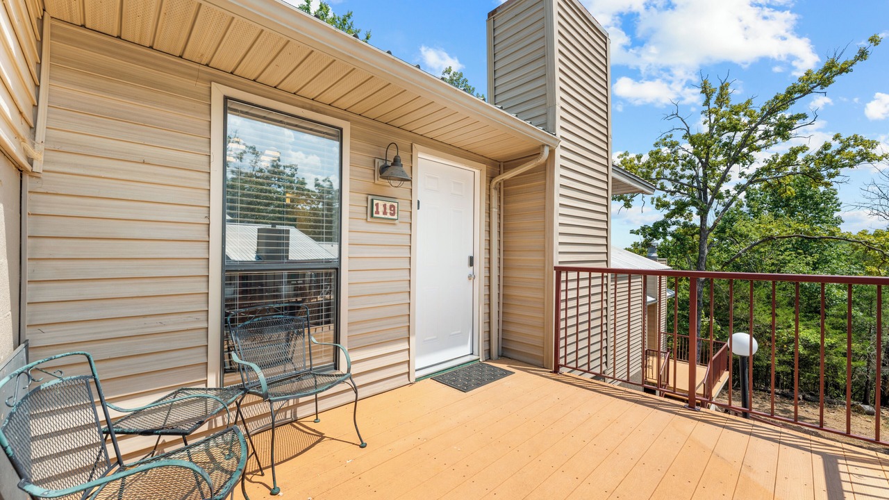 Photo of Patio Balcony in Kimberling City