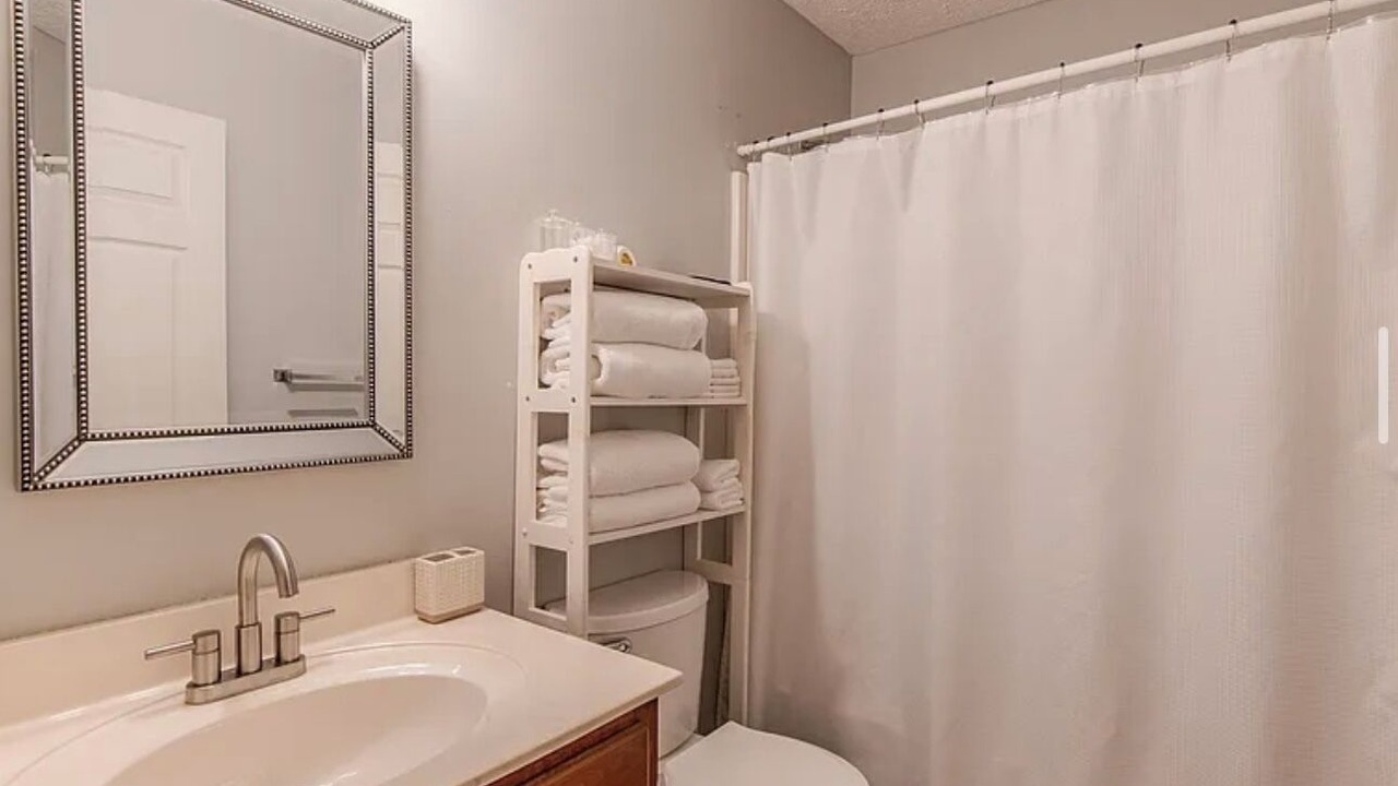 Photo of Bathroom in Counce