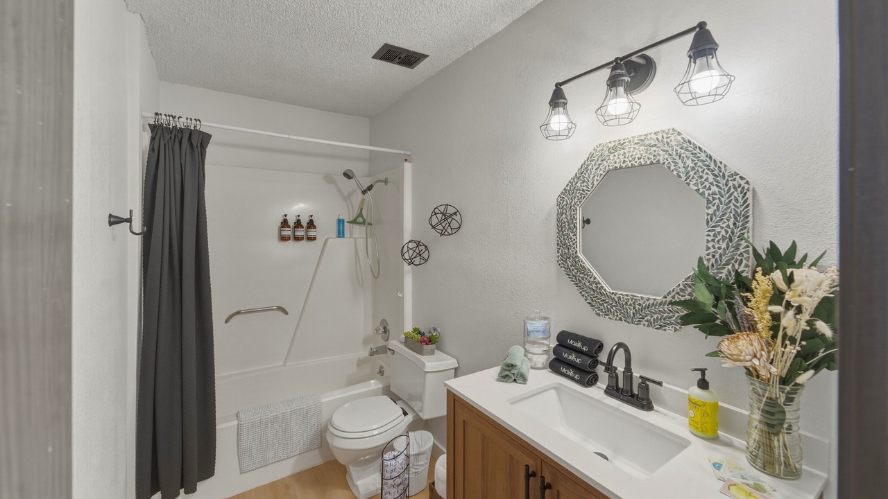 Photo of Bathroom in Garden City
