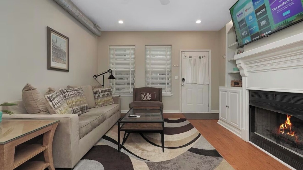 Photo of Livingroom in Cherokee Triangle