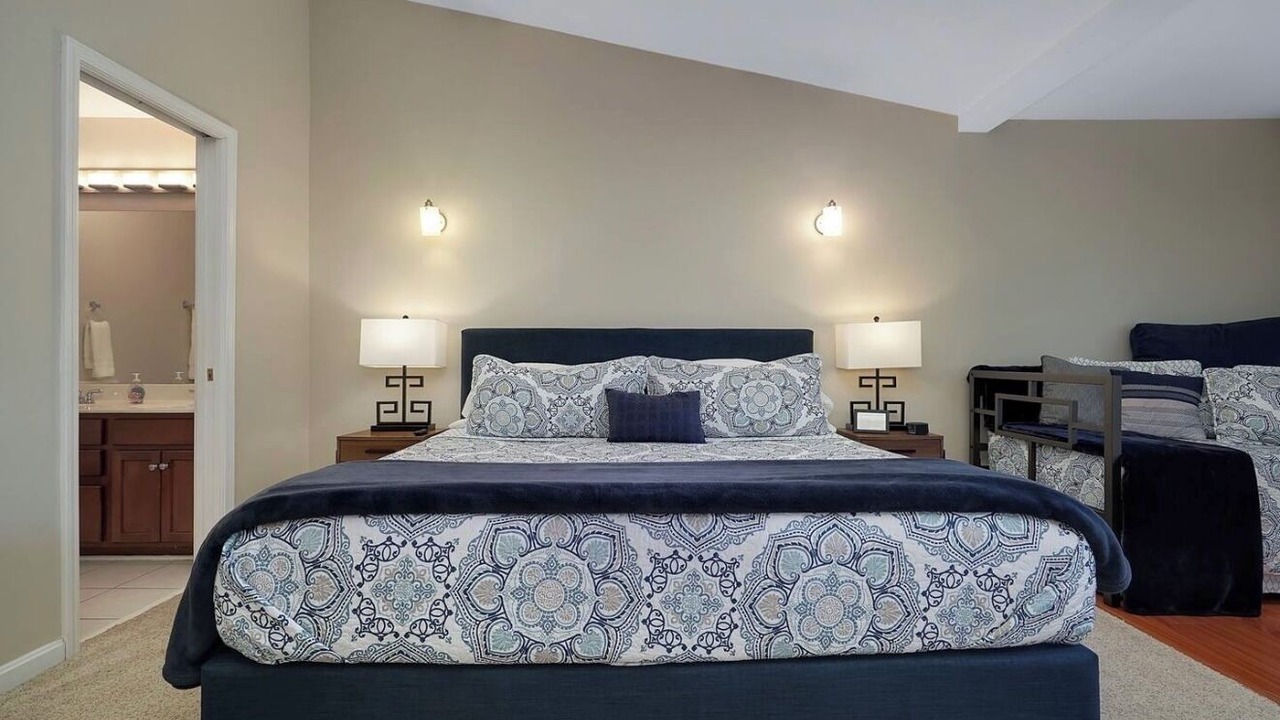 Photo of Bedroom in Cherokee Triangle