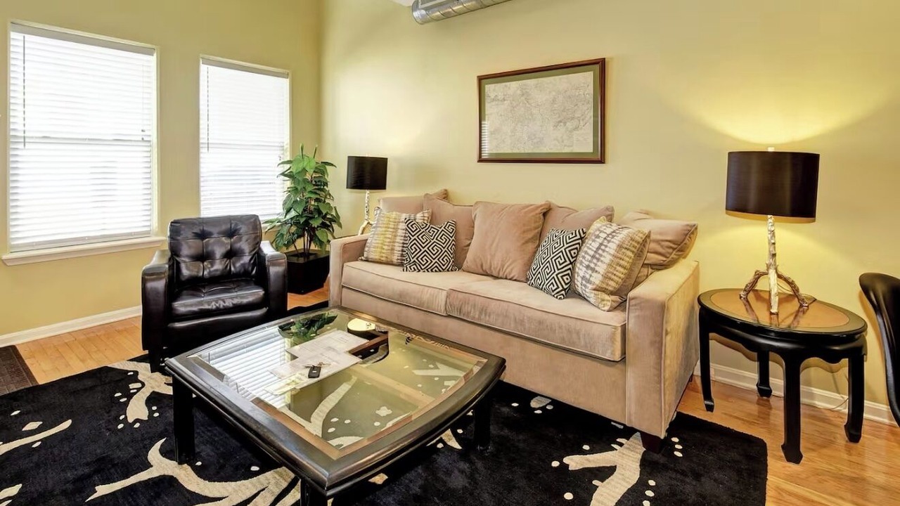 Photo of Livingroom in Cherokee Triangle