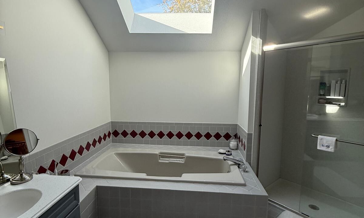 Photo of Bathroom in Leawood