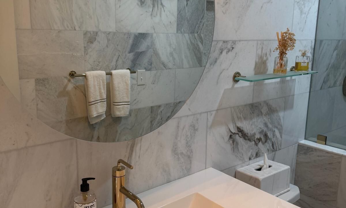 Photo of Bathroom in Leawood
