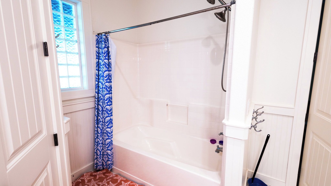 Photo of Bathroom in Park Hill