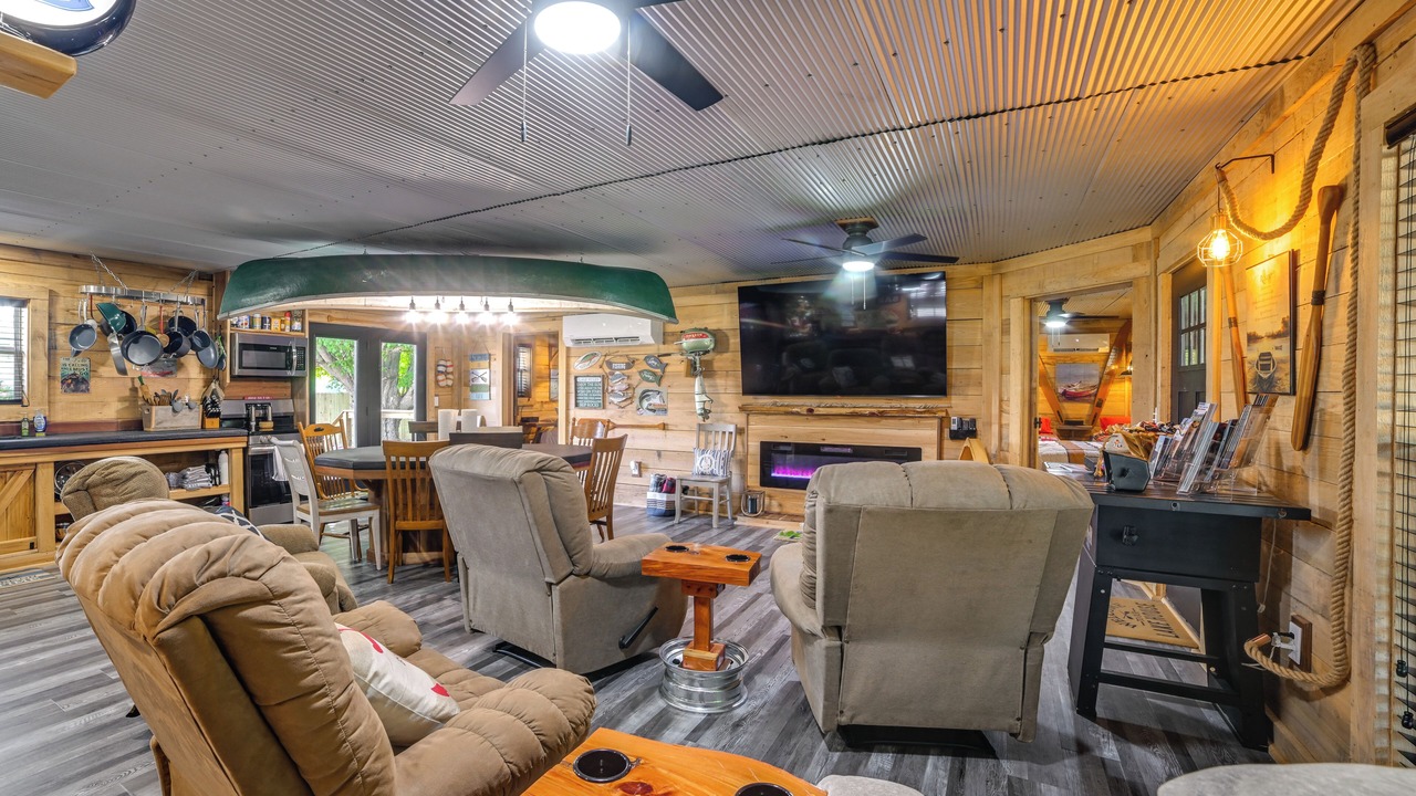 Photo of Livingroom in Benton