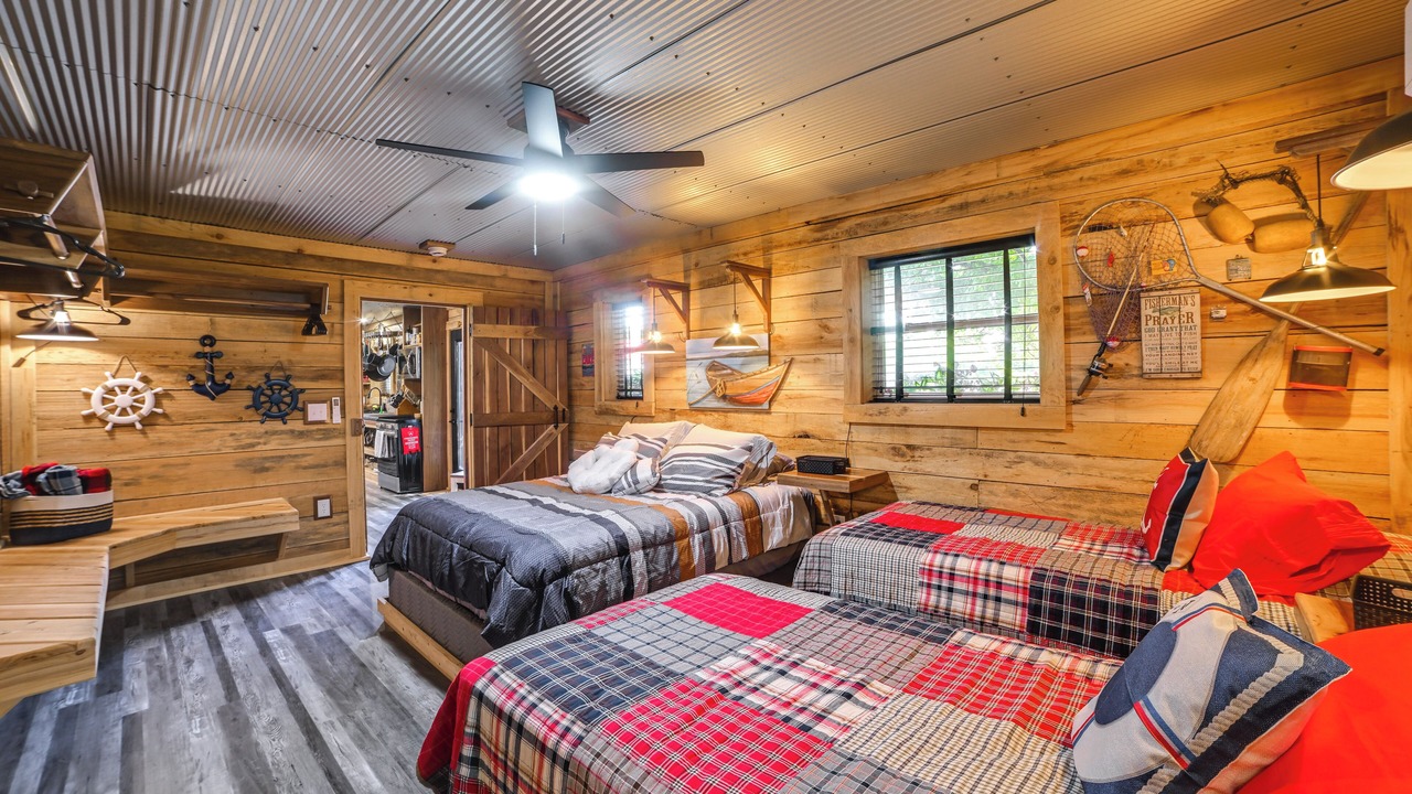 Photo of Bedroom in Benton
