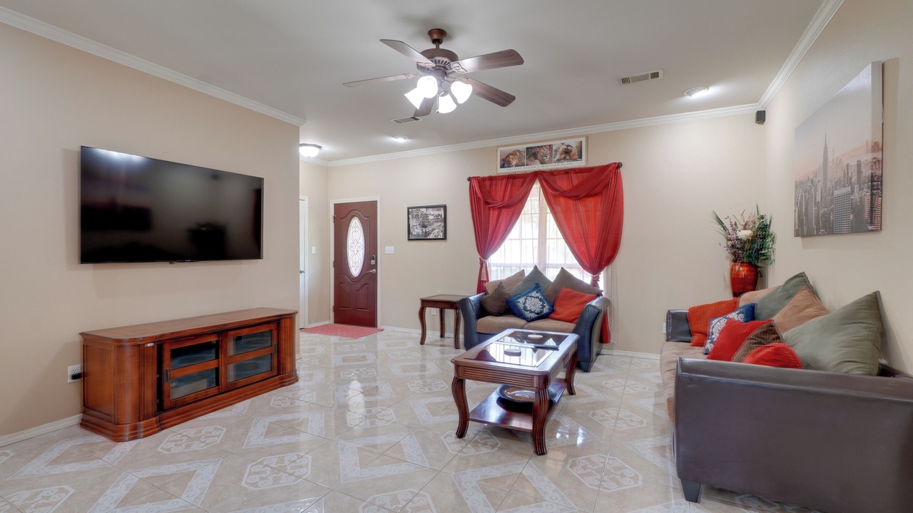 Photo of Livingroom in Russellville