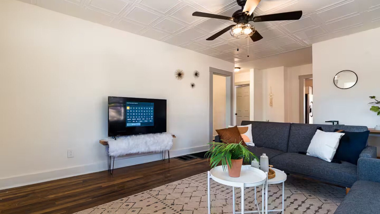 Photo of Livingroom in University Heights