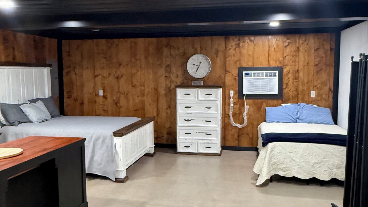 Photo of Bedroom in Clinton