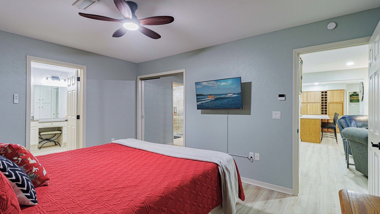 Photo of Bedroom in Lakeview