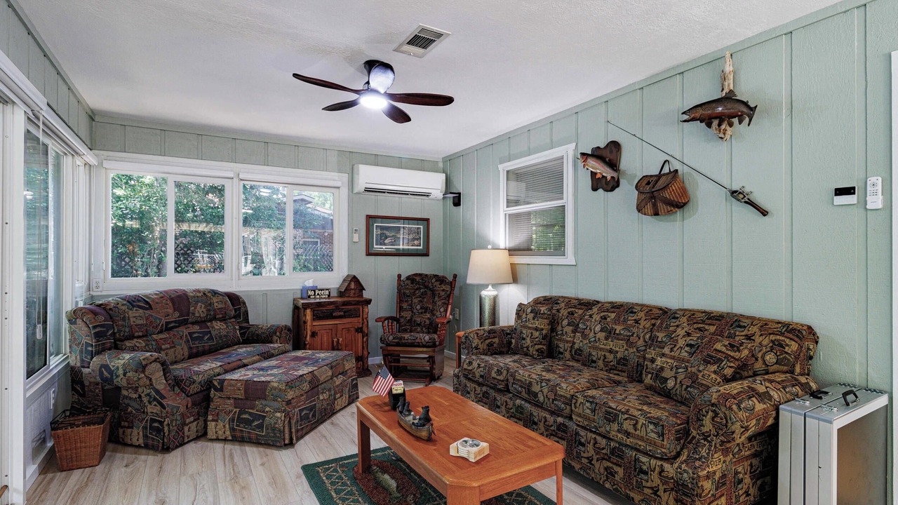 Photo of Livingroom in Lakeview
