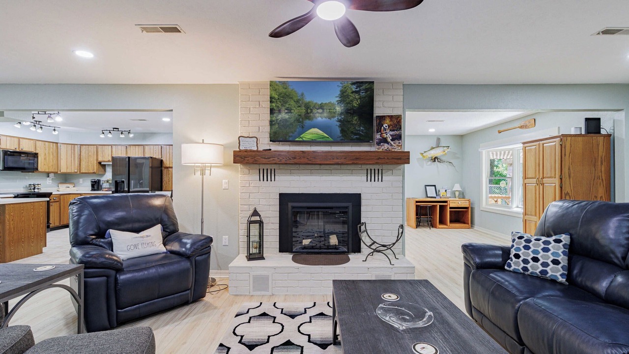 Photo of Livingroom in Lakeview