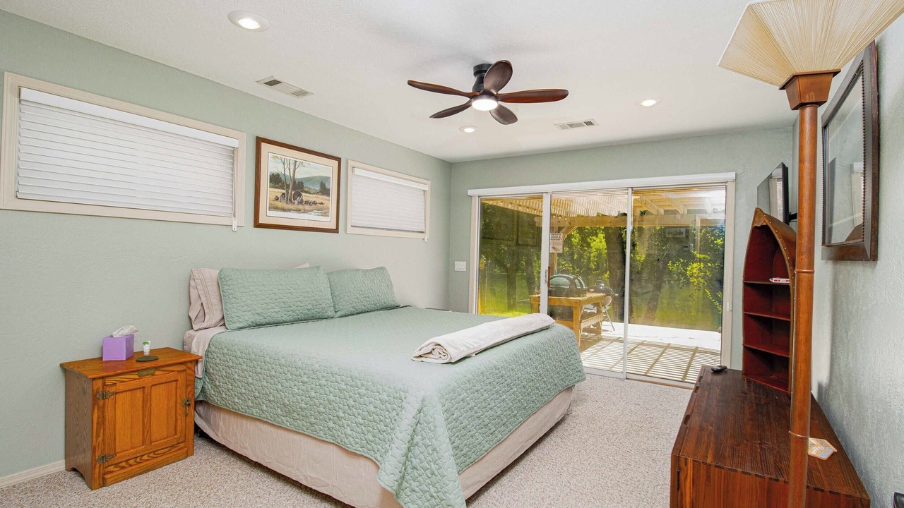Photo of Bedroom in Lakeview