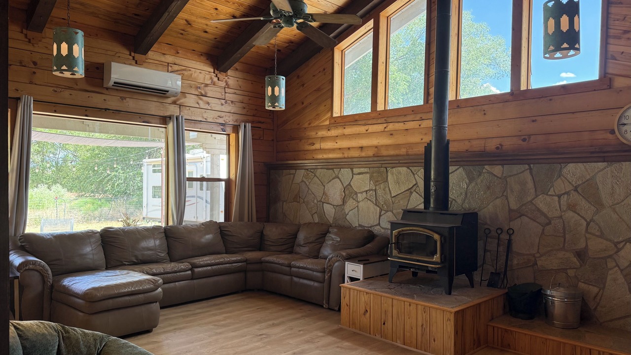 Photo of Livingroom in Bosque Farms